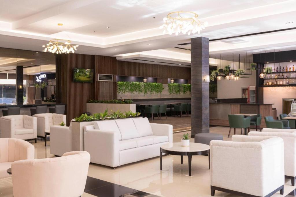 Mallberry Suites Business Hotel Cagayán de Oro Extérieur photo