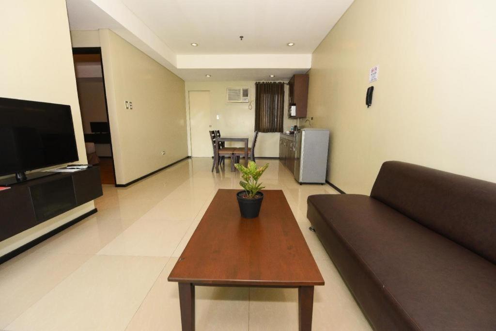 Mallberry Suites Business Hotel Cagayán de Oro Extérieur photo