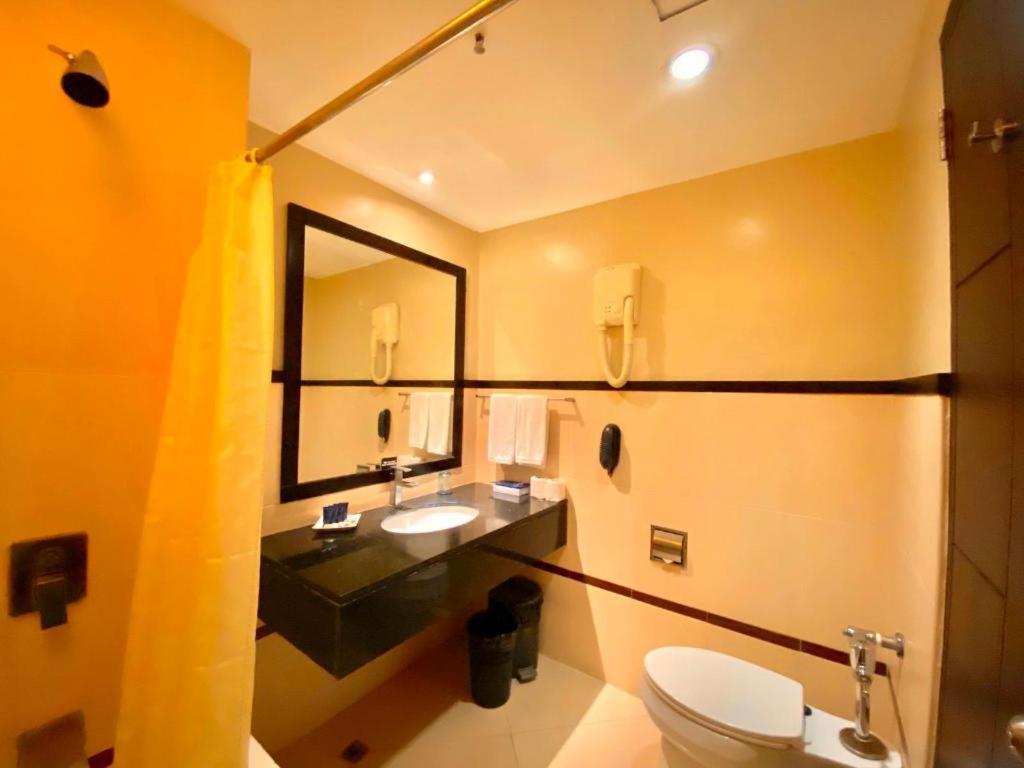 Mallberry Suites Business Hotel Cagayán de Oro Extérieur photo