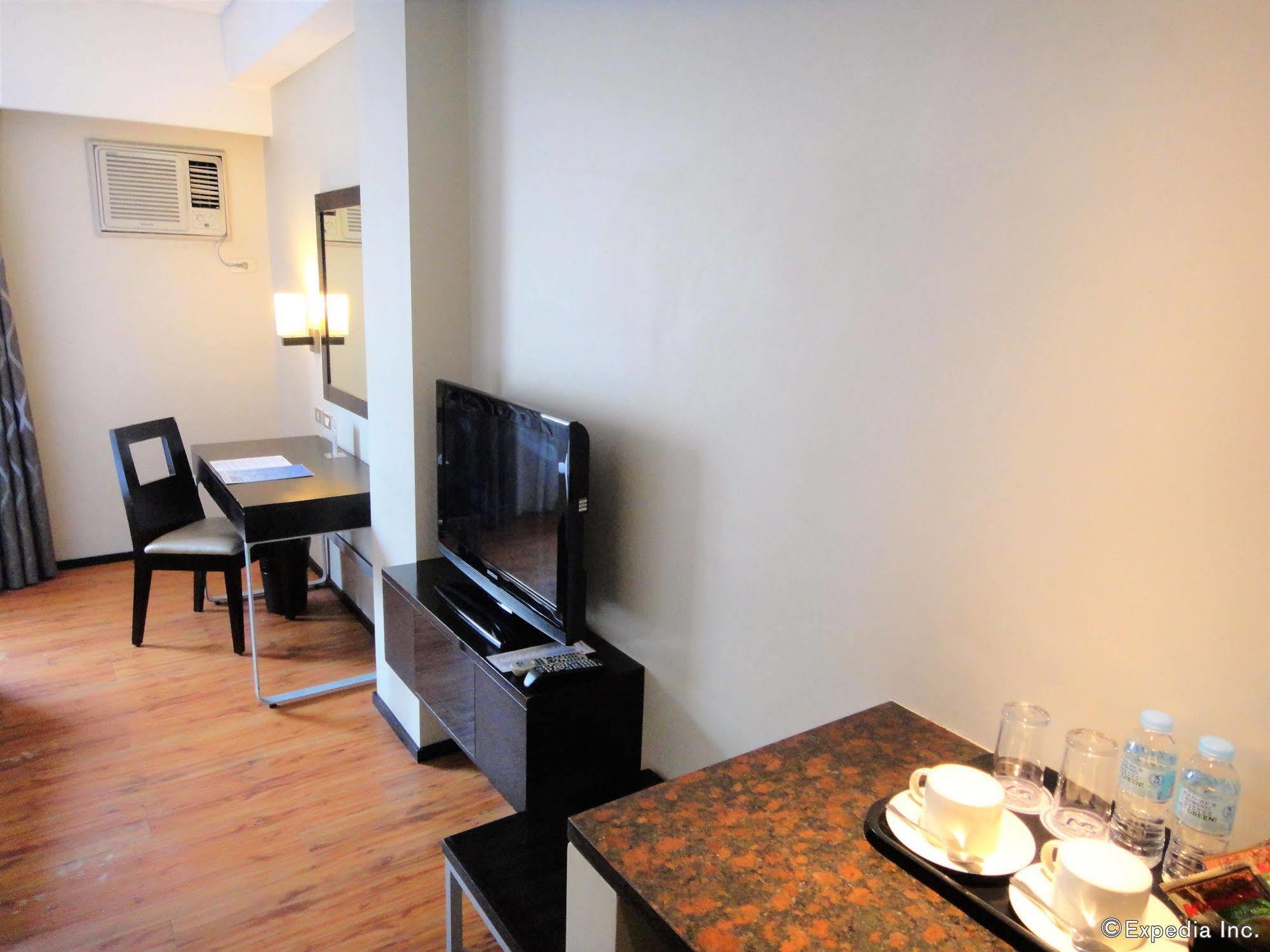 Mallberry Suites Business Hotel Cagayán de Oro Extérieur photo