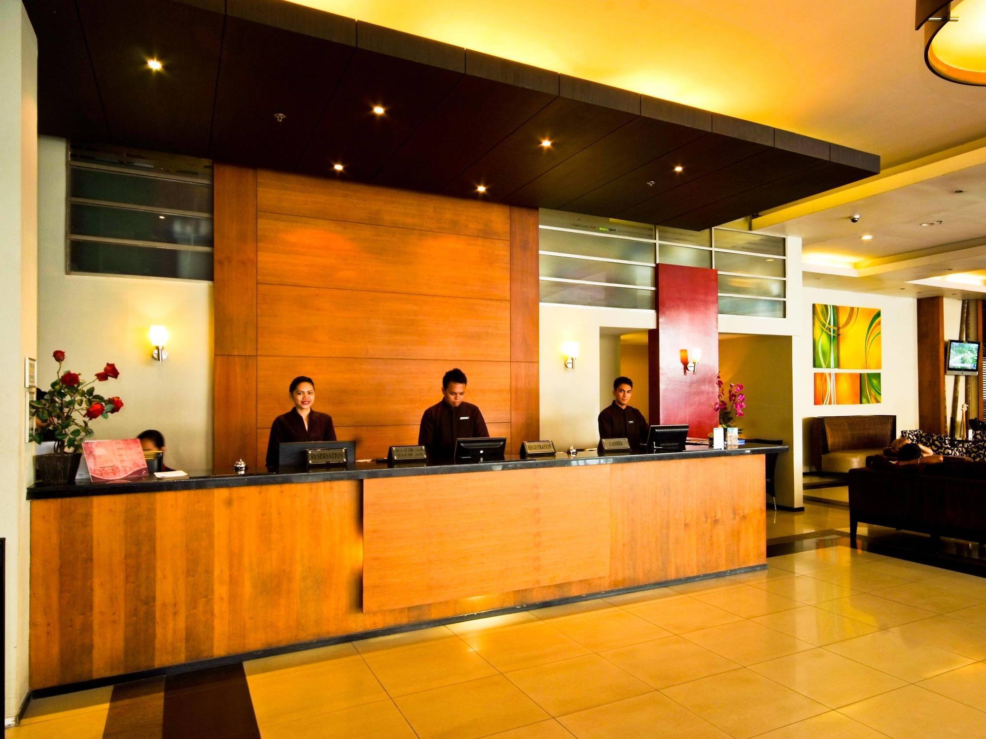 Mallberry Suites Business Hotel Cagayán de Oro Extérieur photo