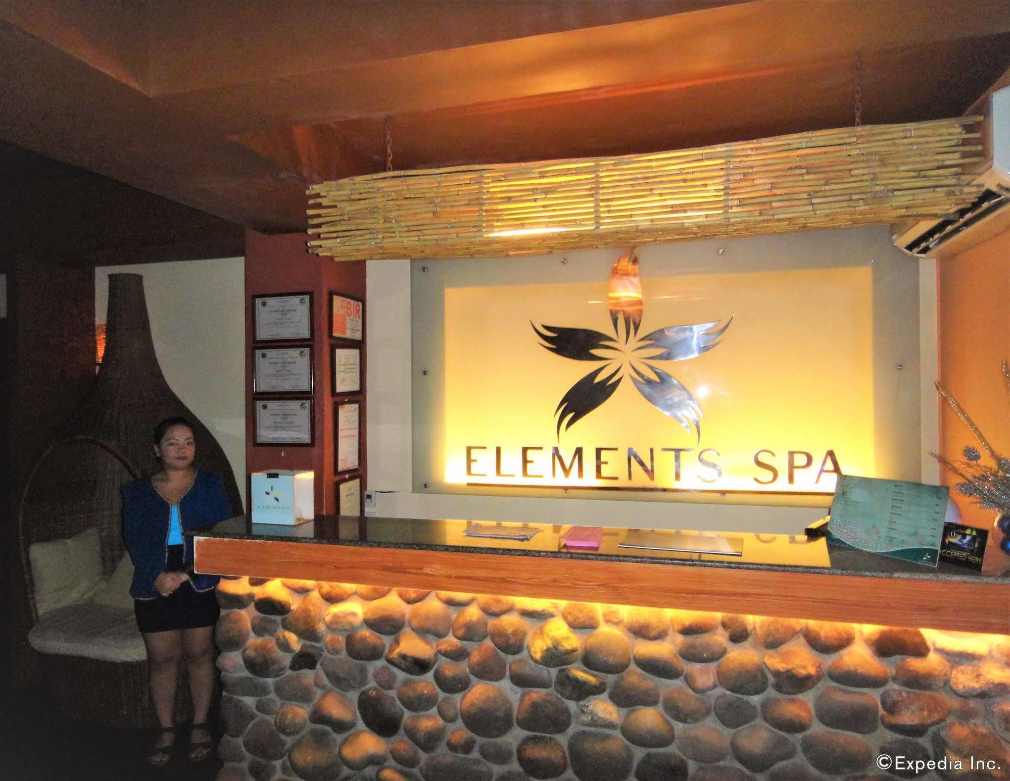 Mallberry Suites Business Hotel Cagayán de Oro Extérieur photo